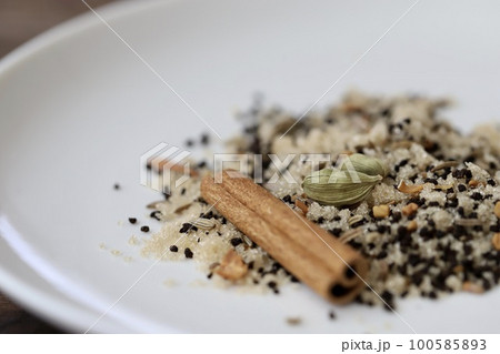 シナモンスティック入りの本格チャイミックス スパイスミックス シナモンスティック入りの本格チャイミックス スパイスミックス 100585893