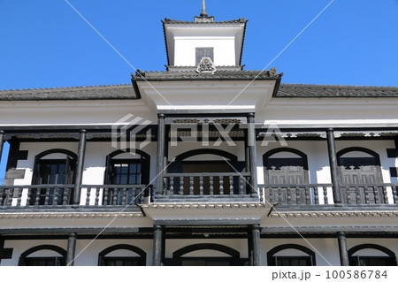 美しい擬洋風建築の甲府市藤村記念館 100586784
