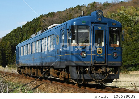 網野へ向けて宮舞線をゆく京都丹後鉄道KTR700形 100589038