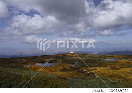 月山8合目の草紅葉 月山8合目の草紅葉 100589750