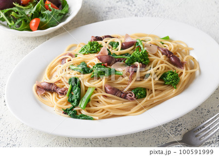 ホタルイカと菜花のパスタ ホタルイカと菜花のパスタ 100591999
