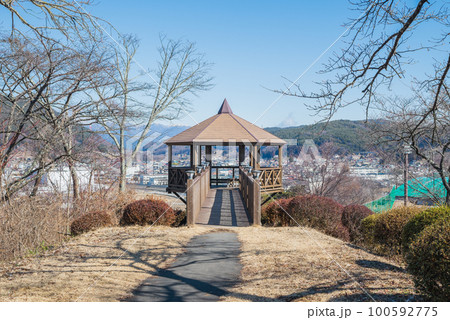 荒神山展望台へと続く道【上伊那郡辰野町】 100592775