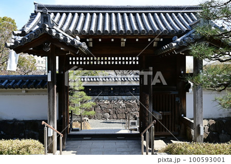 勝竜寺城(京都府長岡京市)の城門 勝竜寺城(京都府長岡京市)の城門 100593001
