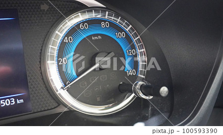 自動車の速度計 100593390