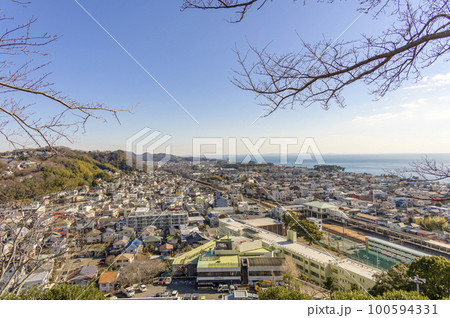 神奈川県二宮町の街並み 100594331