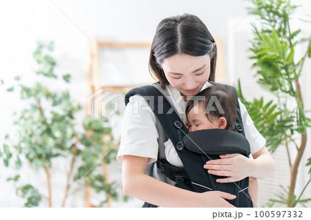 親子 子育て 抱っこ 親子 子育て 抱っこ 100597332