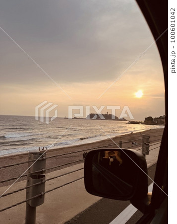 江ノ島での旅行での車からの景色 100601042