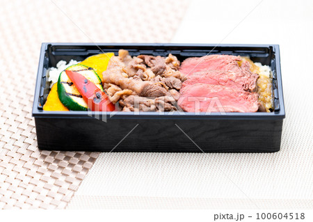 牛フィレ肉と黒毛和牛のステーキ弁当 牛フィレ肉と黒毛和牛のステーキ弁当 100604518