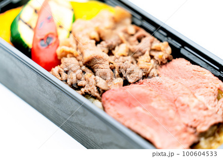 黒毛和牛のステーキと牛フィレ肉の弁当 黒毛和牛のステーキと牛フィレ肉の弁当 100604533