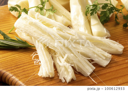 新鮮で美味しいさけるチーズ 100612933