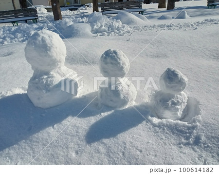 雪だるま３兄弟 新品未使用品 木の雪だるま3兄弟 - メルカリ