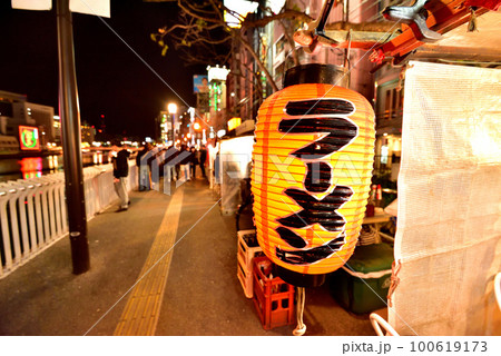 中洲屋台村　中洲の屋台　博多イメージ風景　赤提灯　福岡市博多区中洲 100619173