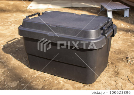 キャンプ道具を入れるのに人気な深型のトランクケース キャンプ道具を入れるのに人気な深型のトランクケース 100623896