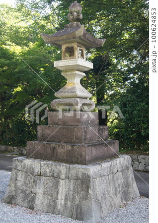 石灯籠2の写真素材 [100624853] - PIXTA