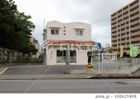 沖縄　宮古島市　平良交番の交通安全人形 100625908
