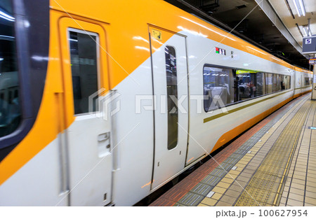 近鉄名古屋駅を発着する特急列車 近鉄名古屋駅を発着する特急列車 100627954