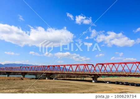 雪化粧の伊吹山の風景 冬 雪化粧の伊吹山の風景 冬 100629734