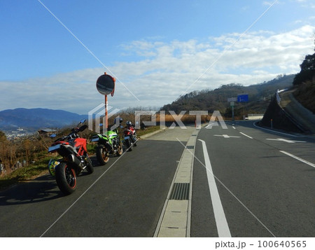 バイクツーリングの一コマ 100640565