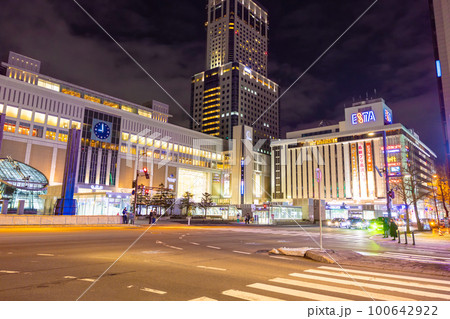 【北海道】札幌駅周辺の夜景 100642922