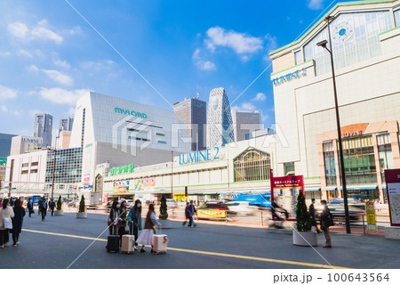新宿駅南口 100643564