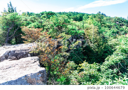 【日本100名城】鬼ノ城　屏風折れ石垣の近撮3　岡山県総社市 100644679