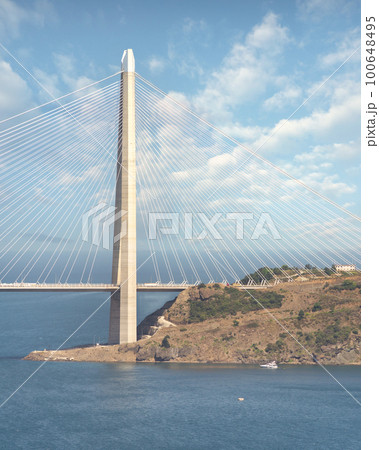 Yavuz Sultan Selim suspension bridge, near the Black Sea entrance of the Bosphorus, Sariyer district, Istanbul, Turkey Yavuz Sultan Selim suspension bridge, near the Black Sea entrance of the Bosphorus, Sariyer district, Istanbul, Turkey 100648495