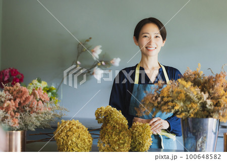 ドライフラワー 女性 ドライフラワー 女性 100648582