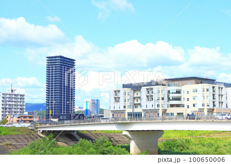 多治見市民病院と多治見駅前高層ビルの風景 多治見市民病院と多治見駅前高層ビルの風景 100650006