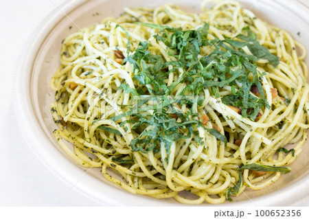 美味しいバジリコパスタ 100652356