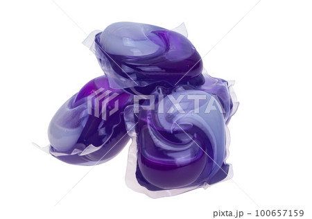 laundry capsules isolated laundry capsules isolated 100657159