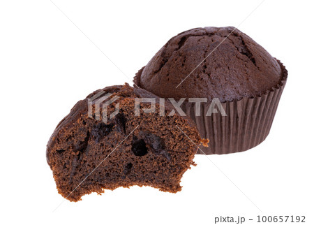 chocolate muffin isolated chocolate muffin isolated 100657192