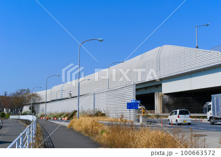 埼玉県三郷市東京外環自動車道沿線の風景2023年3月 100663572