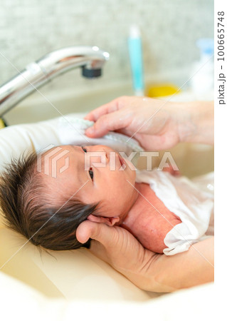 沐浴 赤ちゃん お風呂 新生児 沐浴 赤ちゃん お風呂 新生児 100665748