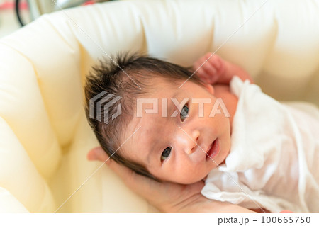 沐浴 赤ちゃん お風呂 新生児 沐浴 赤ちゃん お風呂 新生児 100665750