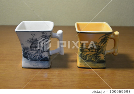 ベトナム伝統工芸「バッチャン焼き」のコーヒーカップ 100669693
