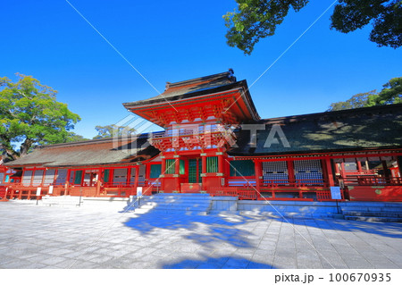 【大分県】晴天の宇佐神宮の上宮 100670935