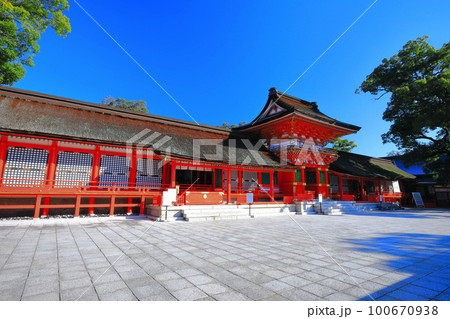 【大分県】晴天の宇佐神宮の上宮 【大分県】晴天の宇佐神宮の上宮 100670938