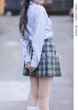 女子高生　high school girl 100677883
