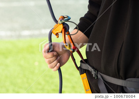 クライミングを楽しむ 100678084