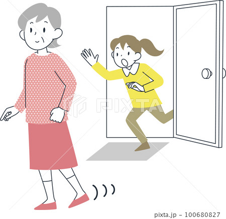 認知症によりひとりで出かけてしまうシニア女性 100680827