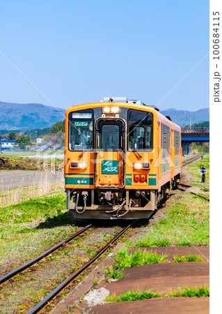 津軽鉄道 津軽平野を走る列車 ~大沢内~ 津軽鉄道 津軽平野を走る列車 ~大沢内~ 100684115