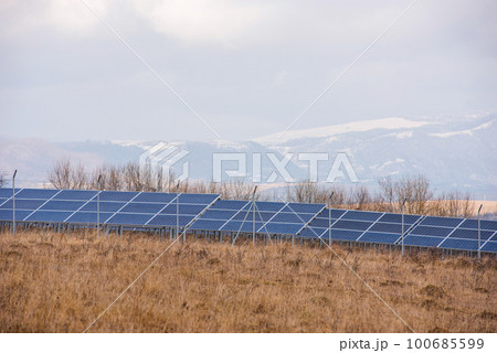 Solar panel farm system 100685599