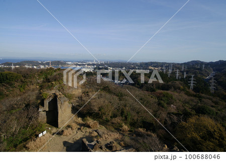 鷹取山展望台から東京湾方面を望む 鷹取山展望台から東京湾方面を望む 100688046