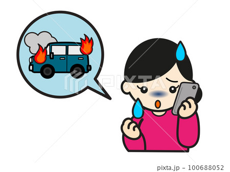 車の火災にについて電話する女性 100688052