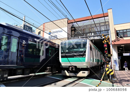 希望ケ丘駅を発着する電車 100688098
