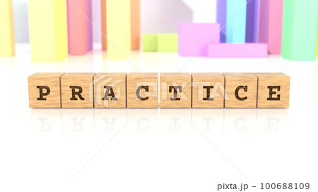 PRACTICEの文字が印字された木製ブロック 100688109
