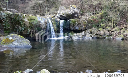椿ヶ淵　静岡県駿東郡小山町 100689703