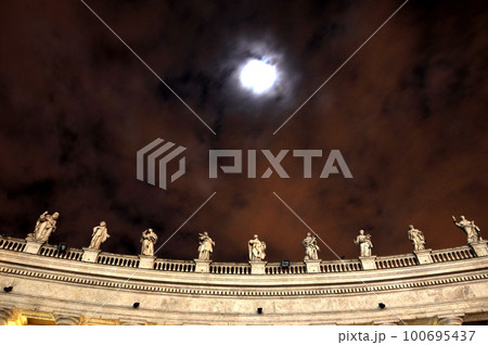 Statues of saints in San Pietro Square, Vatican 100695437