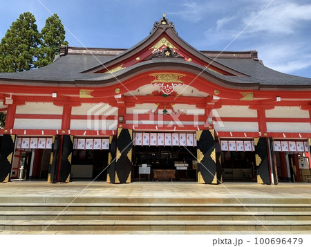 富山県の日枝神社境内の景色 富山県の日枝神社境内の景色 100696479
