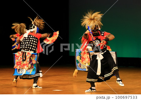 岩手県北上市　民俗芸能公演　鬼剣舞 100697533